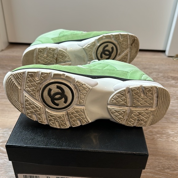 ❌SOLD❌ Chanel Sneakers Green 38.5 *RARE* - Picture 8 of 9